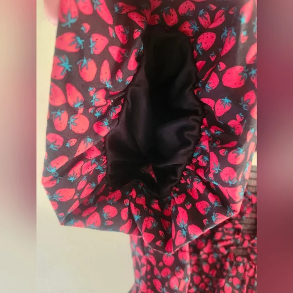 Band of the Free Strawberry Tie-Front Crop Top size large - Picture 12 of 16